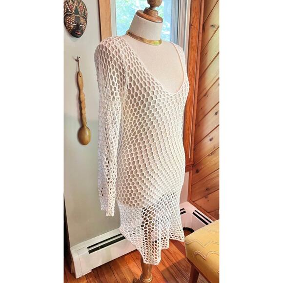 White Crocheted Long Sleeve Mini Bohemian Dress/Beach Coverup - Picture 5 of 7